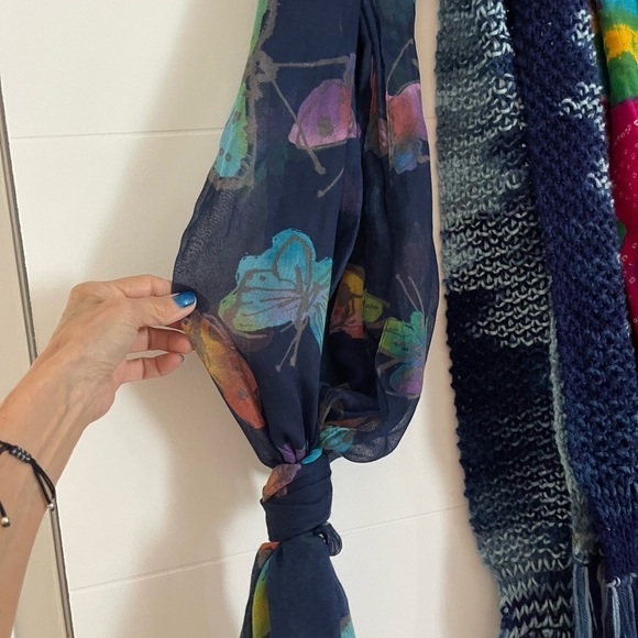 3 Beautifullllll scarf for the price of one - Picture 5 of 6